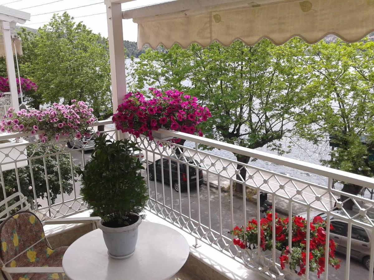 Paraliako Katerina Studios & Rooms - Biker Friendly Hotel Kastoria Exterior foto
