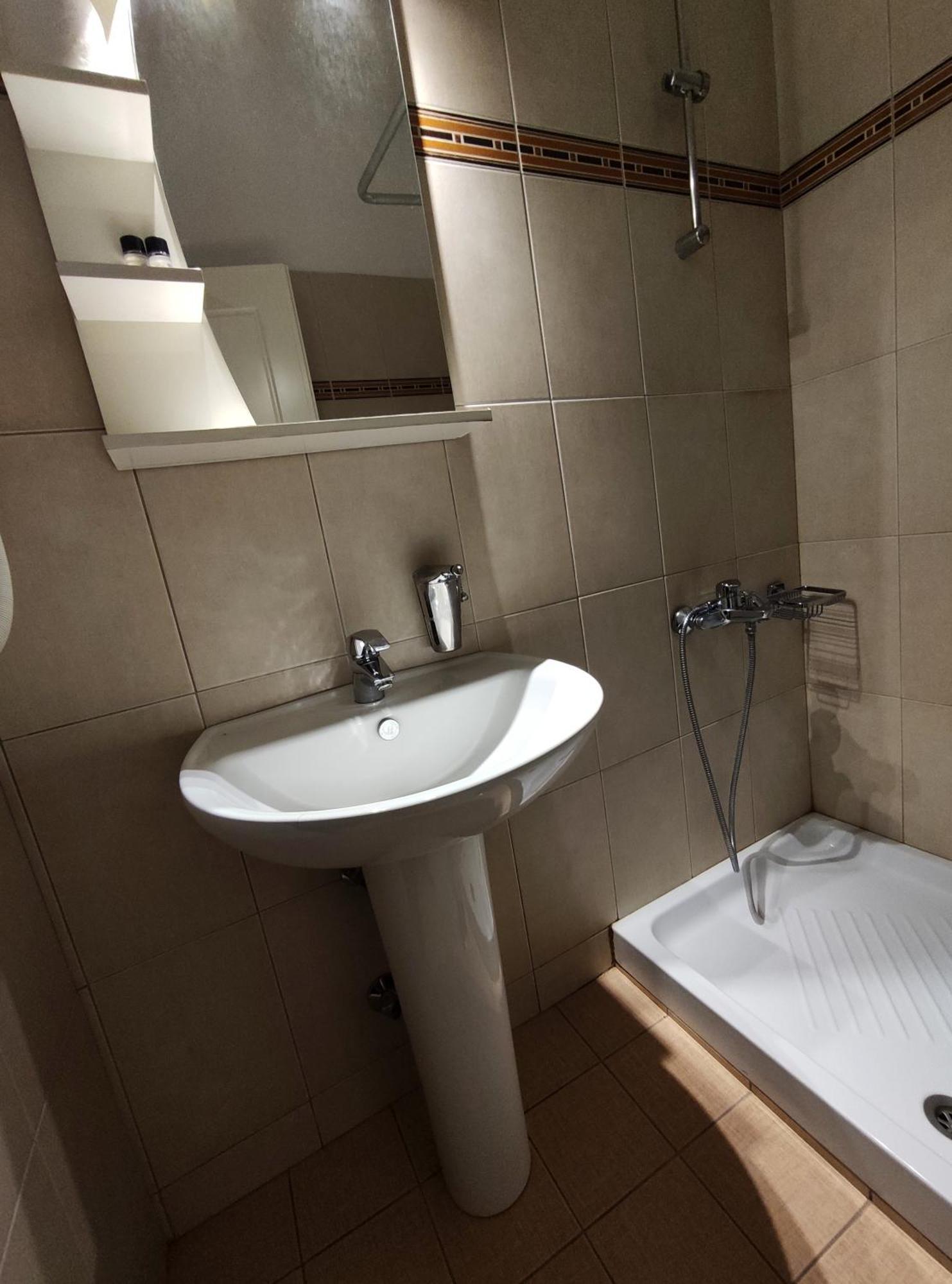 Paraliako Katerina Studios & Rooms - Biker Friendly Hotel Kastoria Exterior foto